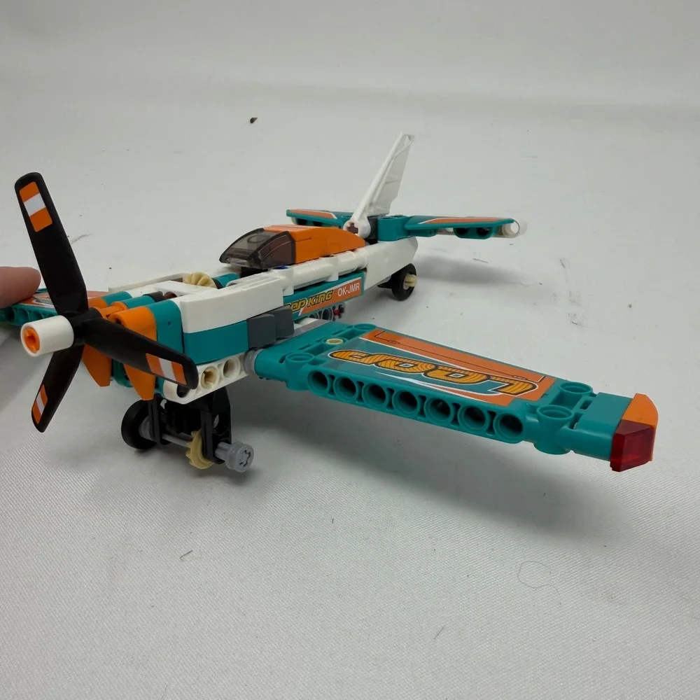 LEGO Technic Race Plane‎ 42117 2-in-1 Aerobatic Aircraft Teal Orange White 154pc